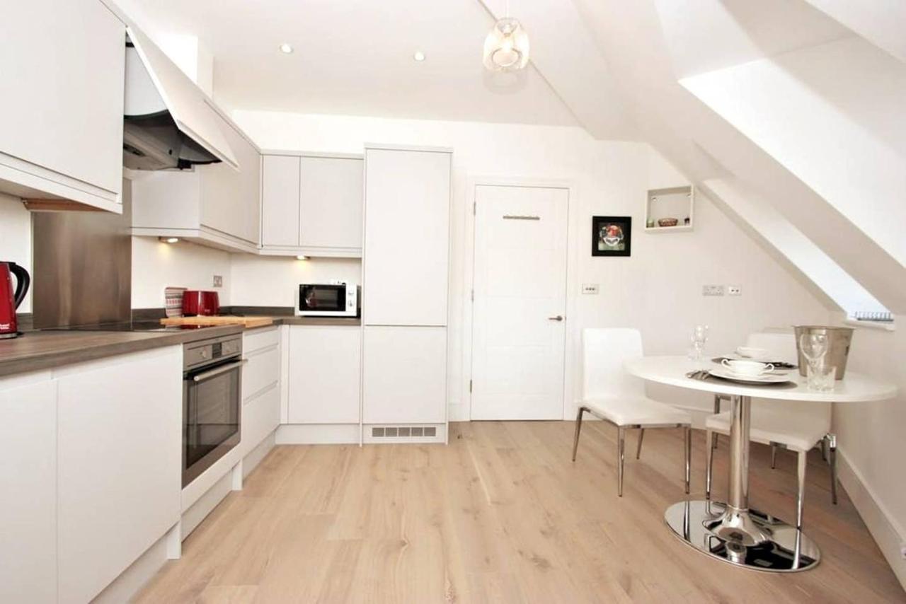 Cc Apartment สแตรทฟอร์ด อะพอน เอวอน ภายนอก รูปภาพ
