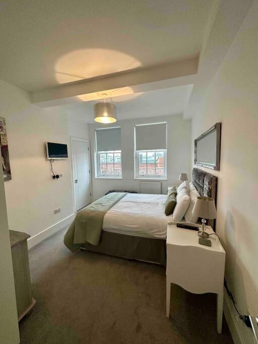 Cc Apartment สแตรทฟอร์ด อะพอน เอวอน ภายนอก รูปภาพ