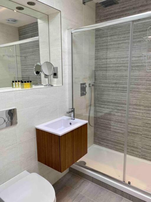 Cc Apartment สแตรทฟอร์ด อะพอน เอวอน ภายนอก รูปภาพ